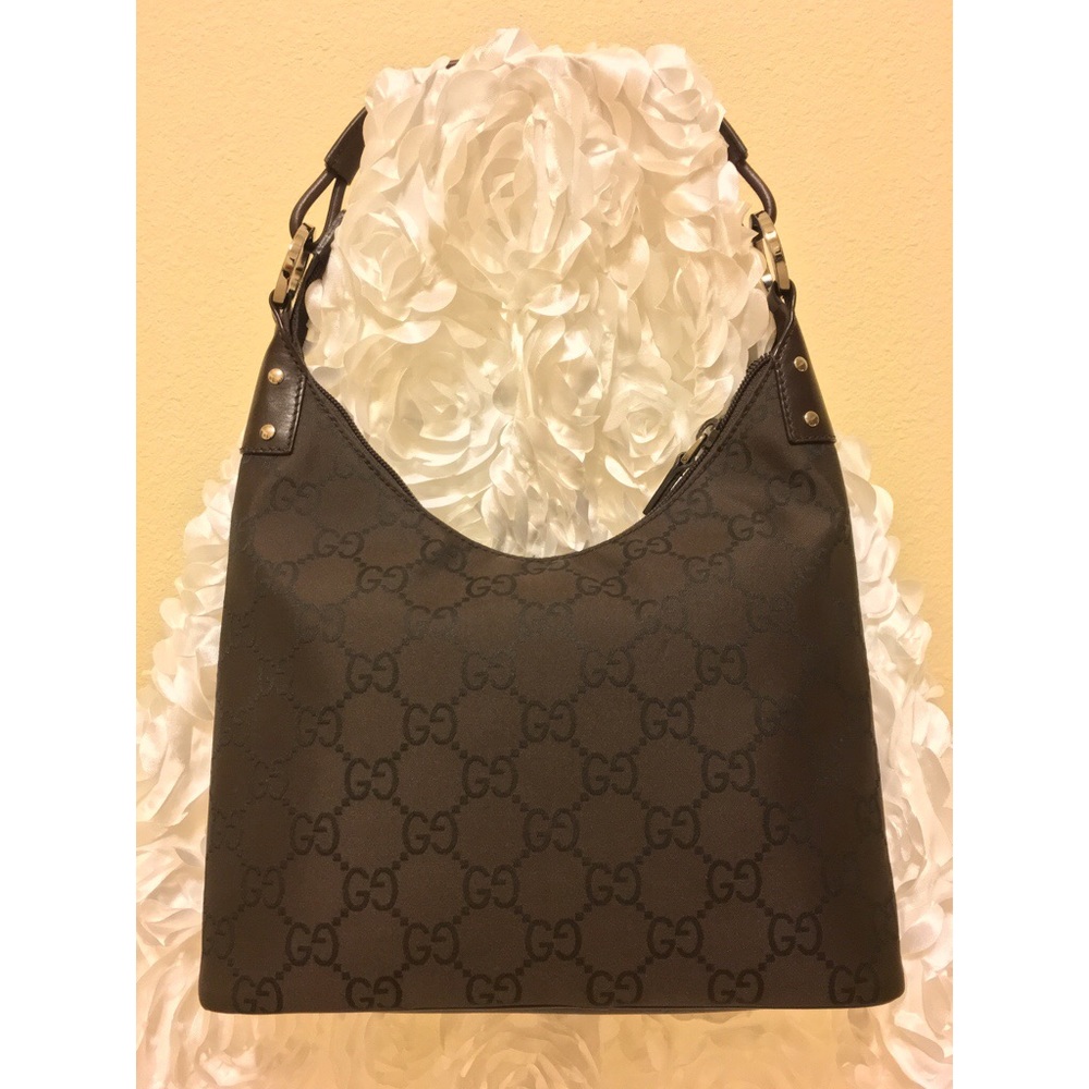 Gucci Authentic, LIKE NEW monogram handbag